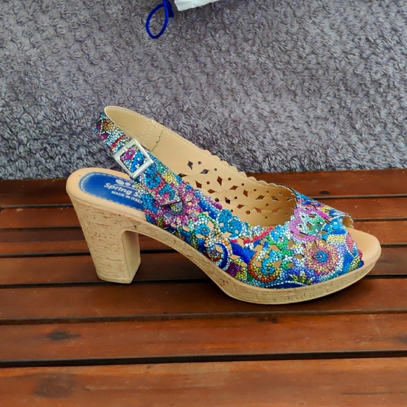 Shoes - Picture 2 of 3